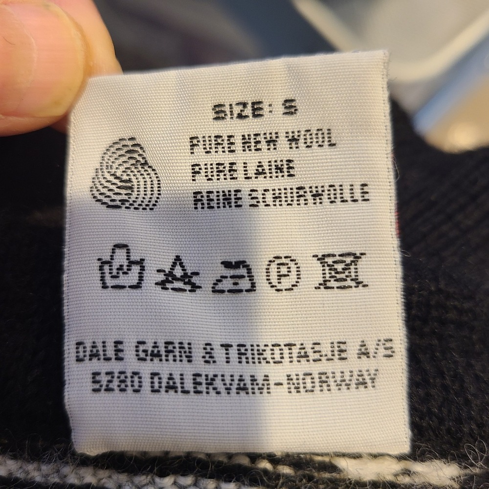 Vintage Dale of Norway Cardigan Sweater‎ Pure New Wool Black Nordic Fair Isle S - Picture 5 of 5